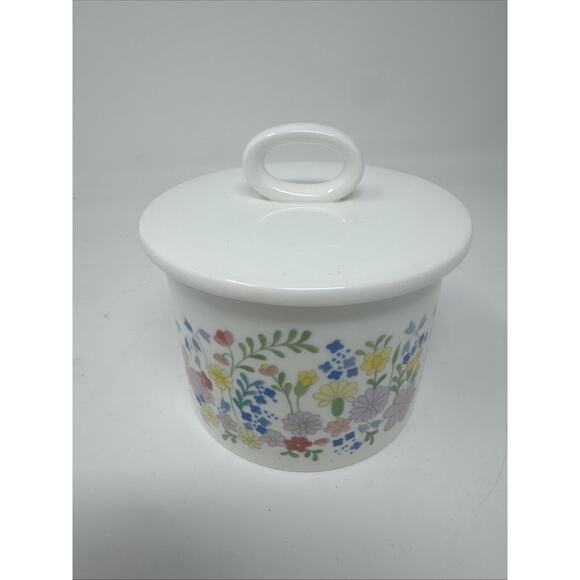 FORGET ME NOT Wedgwood Covered Sugar 3.5" tall made in England - Picture 1 of 4